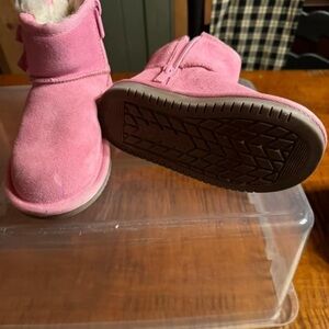 Toddler girls Uggs 8